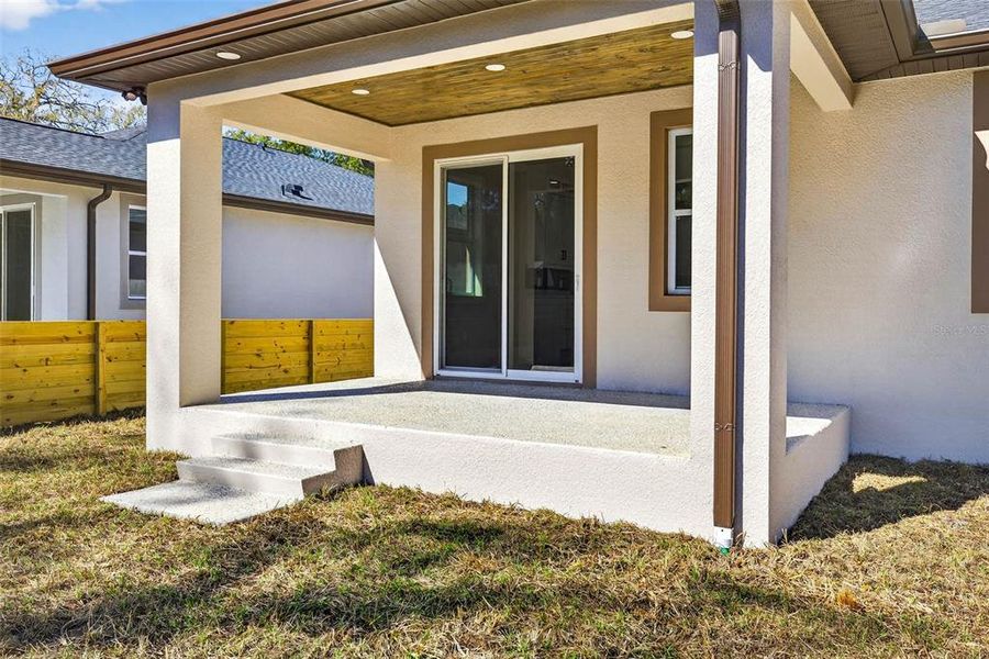 Exterior details and patio area of a home in , Masaryktown (Image 31).