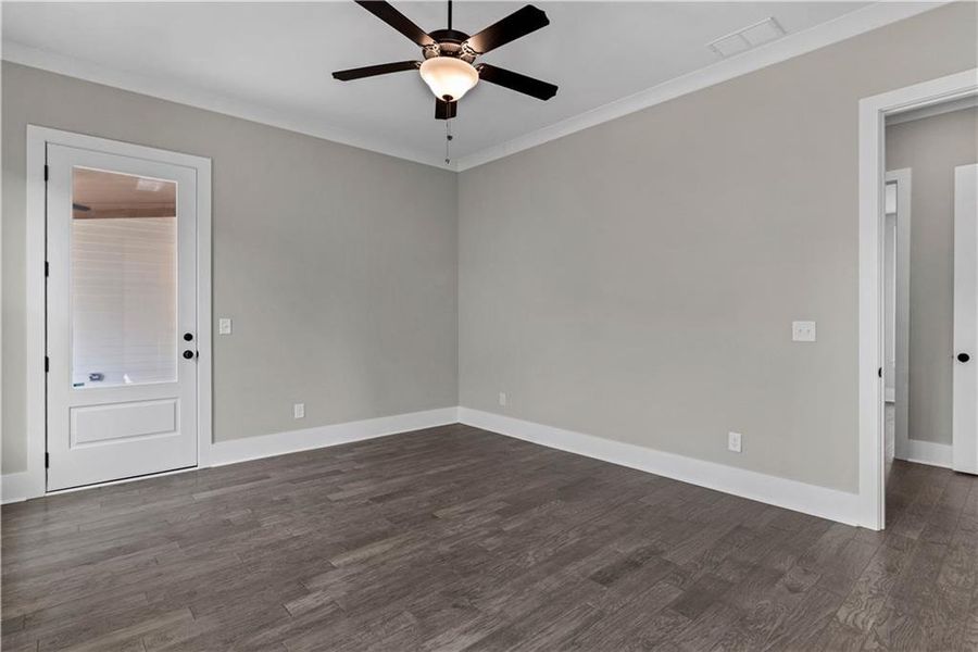 Spacious, unfurnished interior of a new home in Eastmore, Conyers (Image 34).