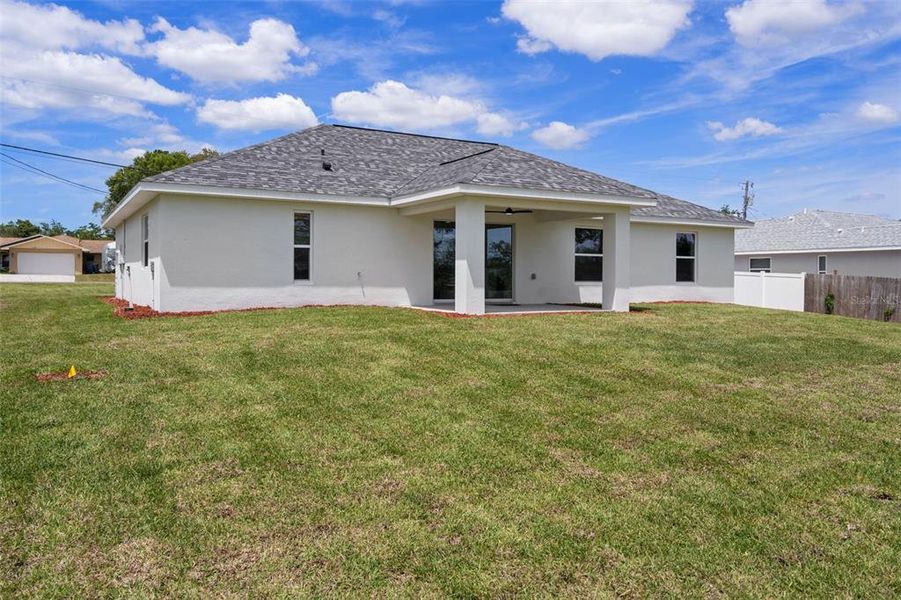 Exterior details and patio area of a home in , Weeki Wachee (Image 30).