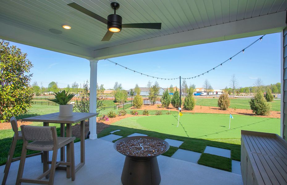 Hallmark Exterior in new home design at 55+ Active Adult Del Webb near Nashville. Hallmark Exterior in new home design at 55+ Active Adult Del Webb near Nashville.