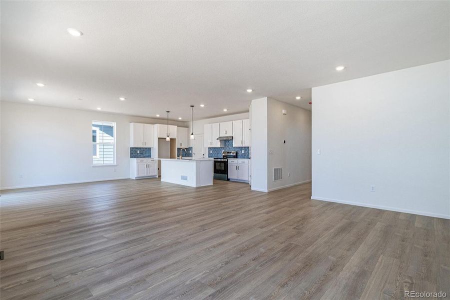 Spacious, unfurnished interior of a new home in Farmlore, Brighton (Image 27).