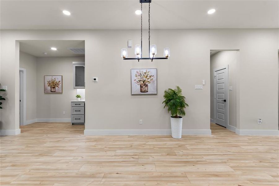 Spacious, unfurnished interior of a new home in , Dallas (Image 32).