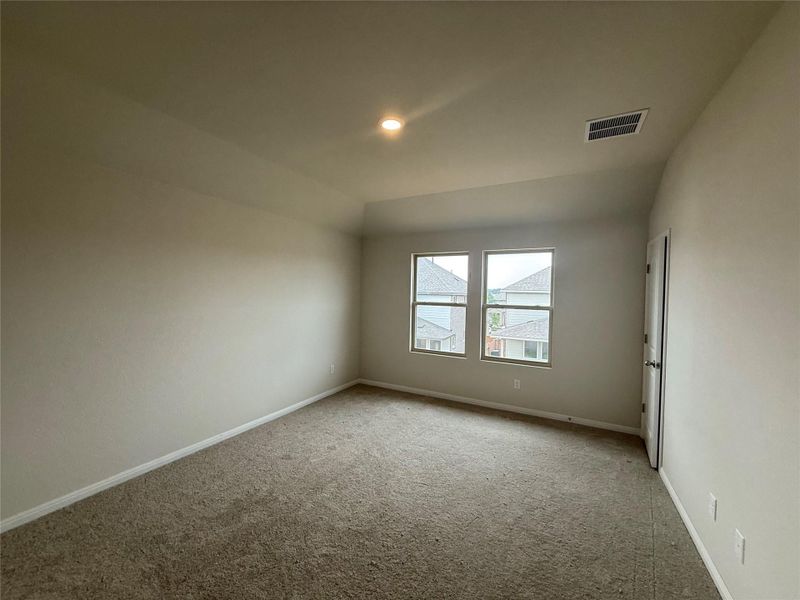 Spacious, unfurnished interior of a new home in La Cima, San Marcos (Image 18).