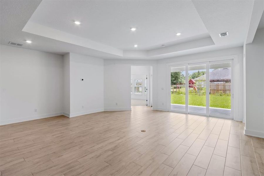 Spacious, unfurnished interior of a new home in , Yulee (Image 23).