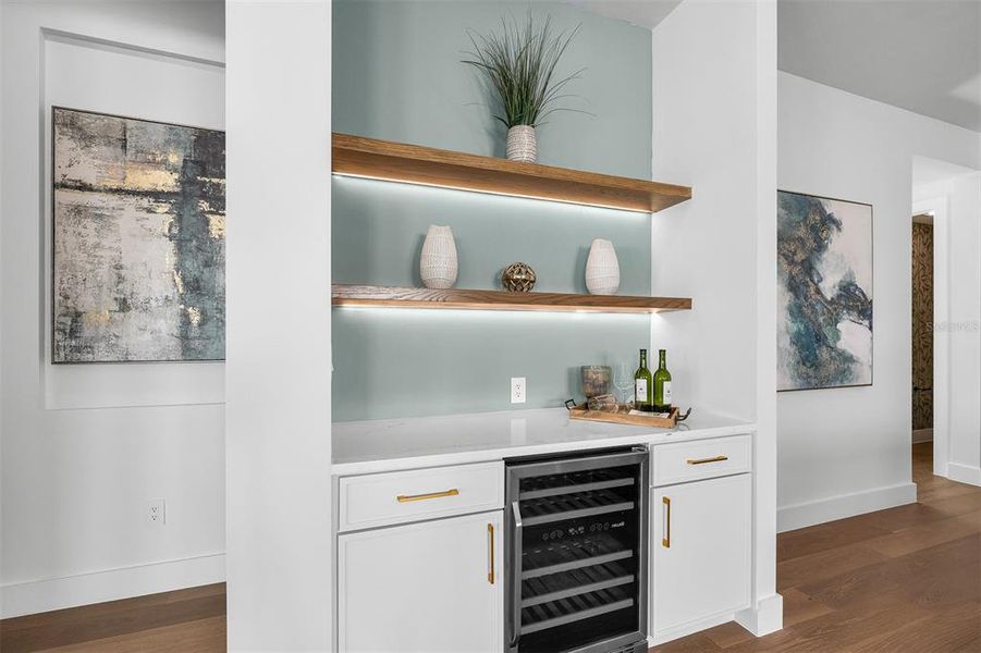 Furnished interior view inside a new home in , Orlando (Image 7).