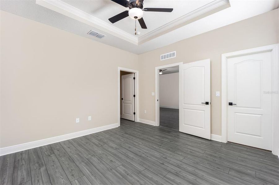 Spacious, unfurnished interior of a new home in Reunion Village, Kissimmee (Image 7). Spacious, unfurnished interior of a new home in Reunion Village, Kissimmee (Image 7).