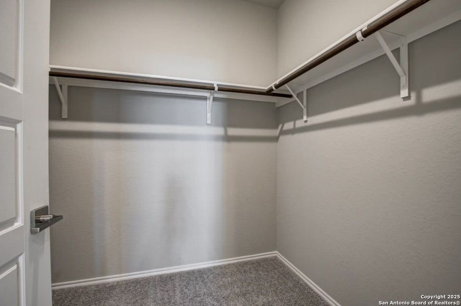 Image 40 of a home in Hickory Ridge.