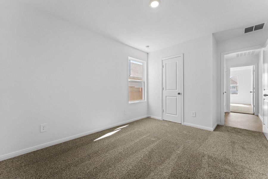 Spacious, unfurnished interior of a new home in Trace, San Marcos (Image 14).