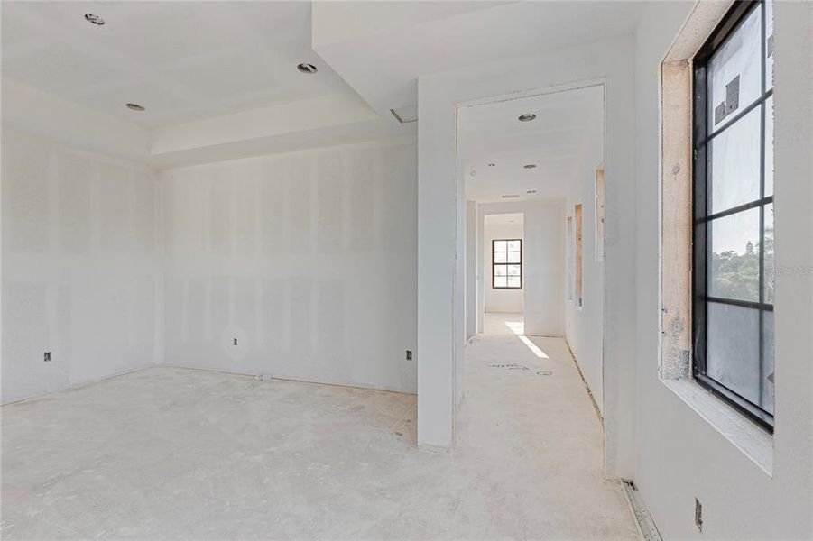 Spacious, unfurnished interior of a new home in , St. Petersburg (Image 9).