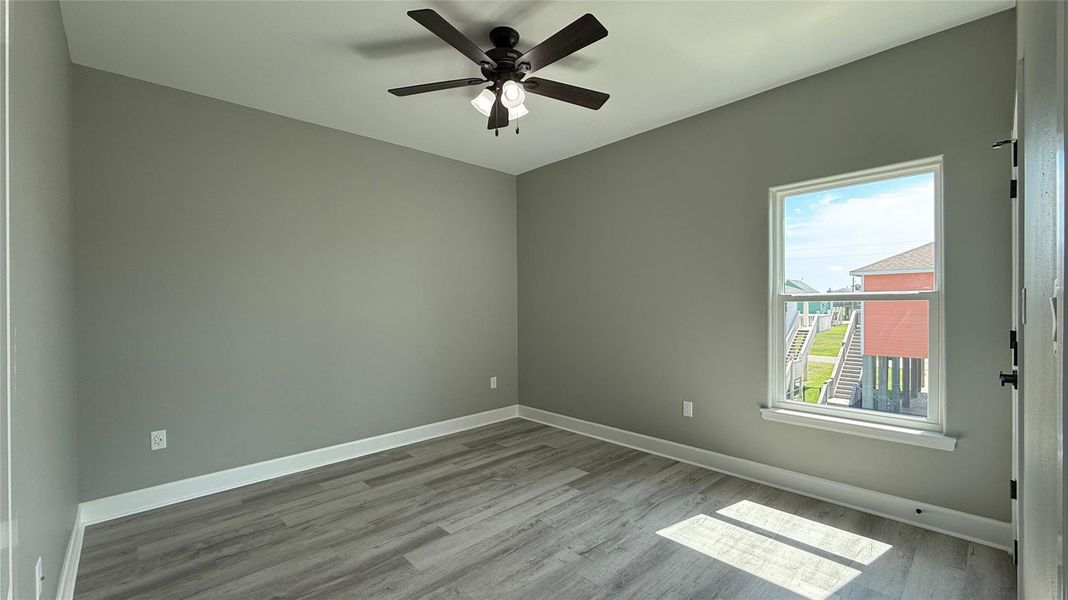 Spacious, unfurnished interior of a new home in , Bolivar Peninsula (Image 40).