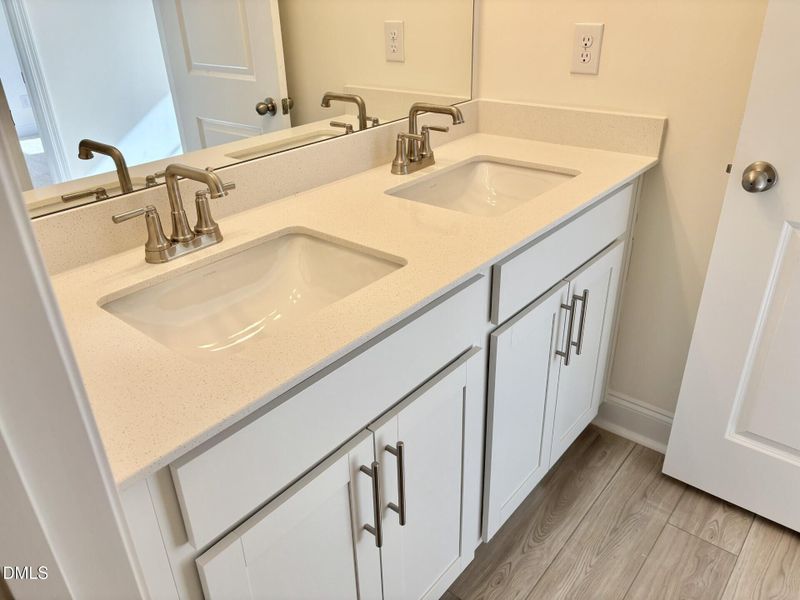 EV10 Hall Bath Vanity