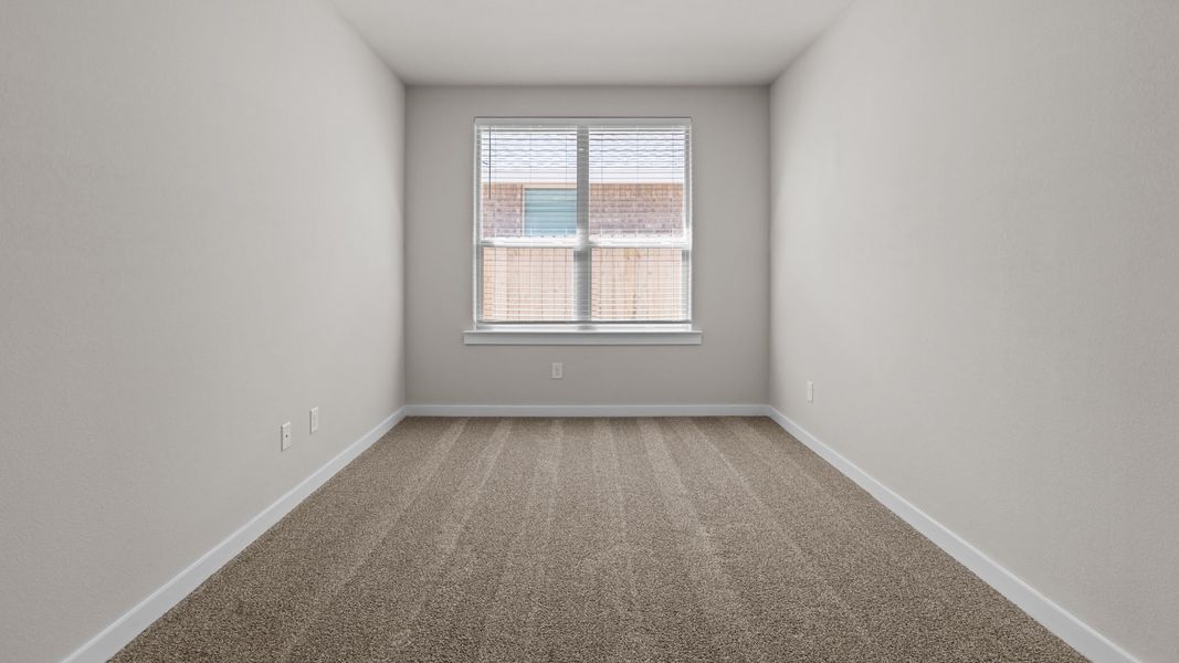 Spacious, unfurnished interior of a new home in Northwest Passage, Midland (Image 17).