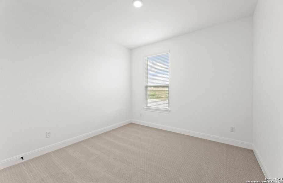 Spacious, unfurnished interior of a new home in Dove Song, Marion (Image 21).