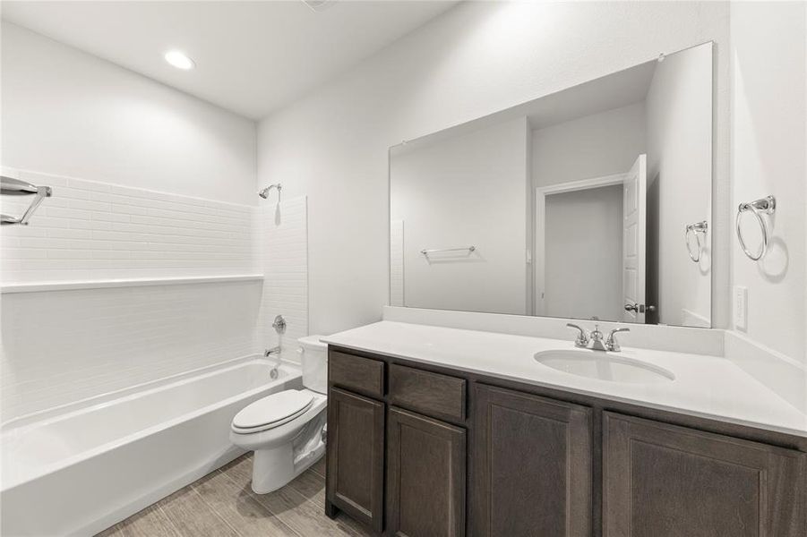 05. 1617 Meadow Crest - 2ND Bath 05. 1617 Meadow Crest - 2ND Bath