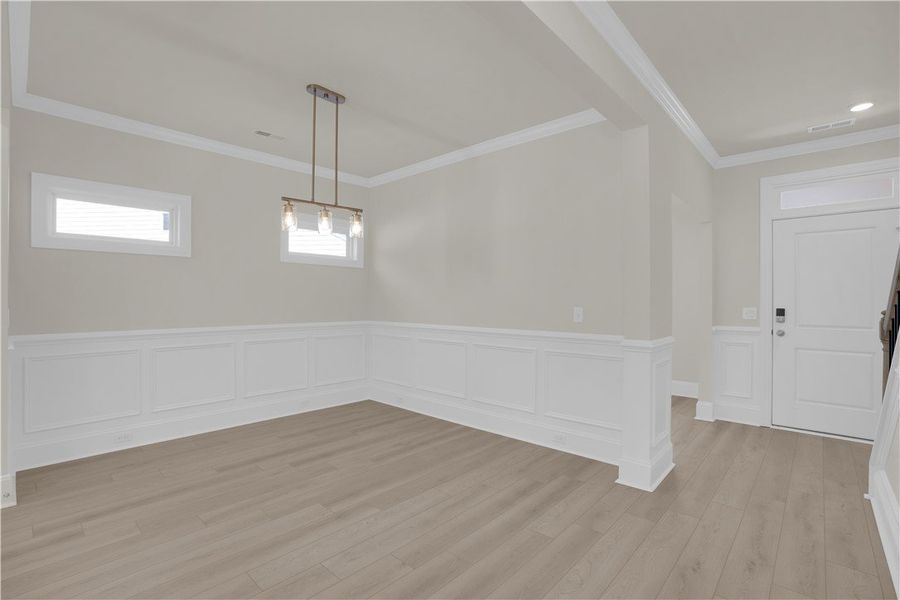 This versatile room offers a refined aesthetic wit This versatile room offers a refined aesthetic wit