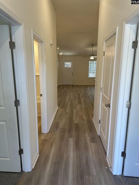 Spacious, unfurnished interior of a new home in Piney Woods Bluff, Columbia (Image 9).