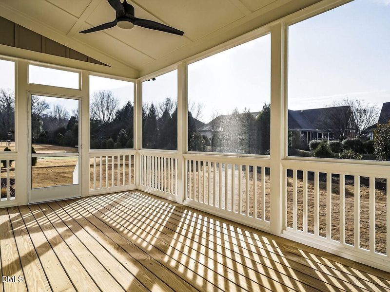039-1280x960-screened-porch