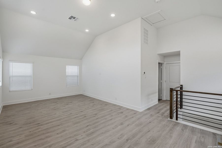 Spacious, unfurnished interior of a new home in Prominence, San Antonio (Image 21).