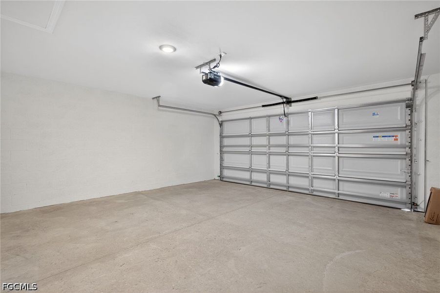 Spacious, unfurnished interior of a new home in Cape Coral, Cape Coral (Image 14). Spacious, unfurnished interior of a new home in Cape Coral, Cape Coral (Image 14).