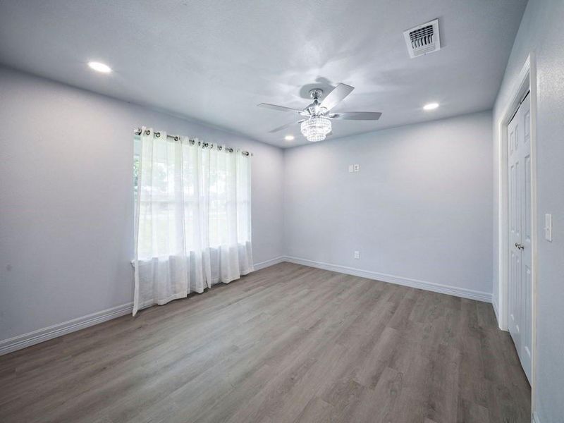 Spacious, unfurnished interior of a new home in , Lufkin (Image 16). Spacious, unfurnished interior of a new home in , Lufkin (Image 16).