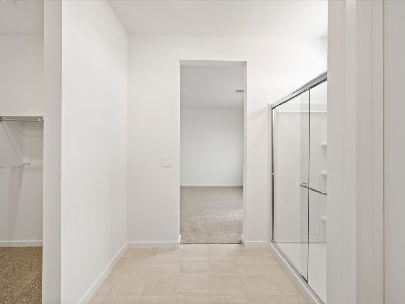 Spacious, unfurnished interior of a new home in Mountain View Estates Reserve Series, Buckeye (Image 17).