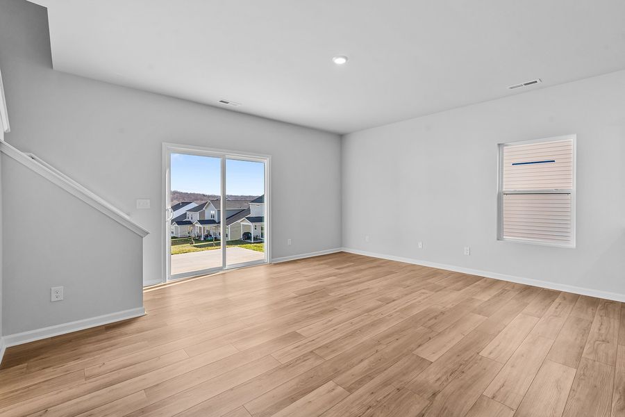Spacious, unfurnished interior of a new home in Hanes Lake, Winston-Salem (Image 16).