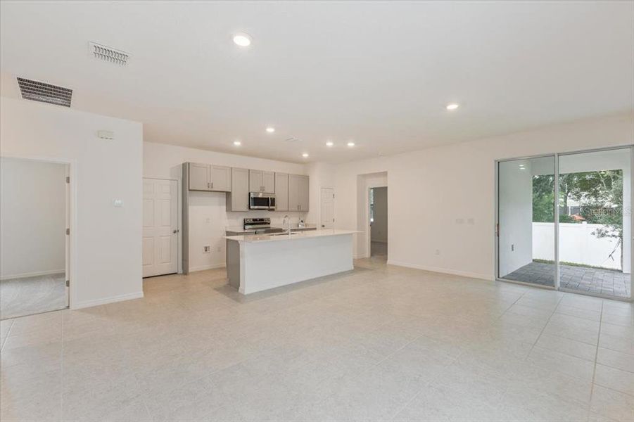 Spacious, unfurnished interior of a new home in Liberty Station, Orange City (Image 14).