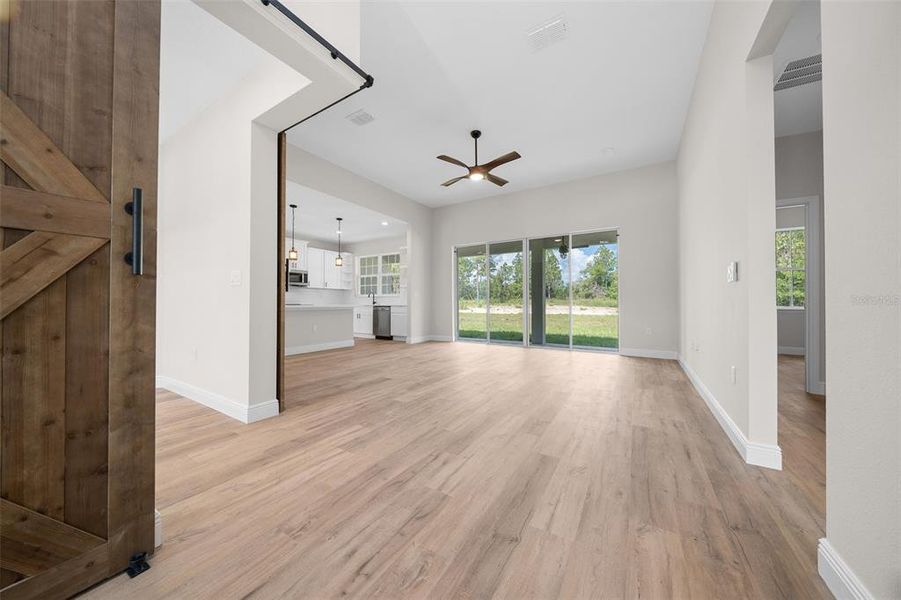 Spacious, unfurnished interior of a new home in , Dunnellon (Image 55).