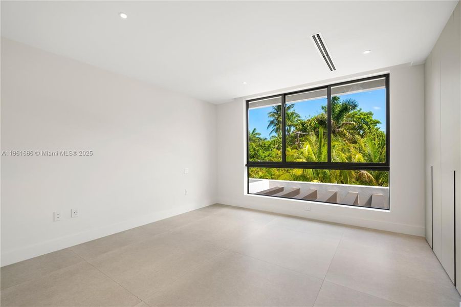 Spacious, unfurnished interior of a new home in , South Miami (Image 50). Spacious, unfurnished interior of a new home in , South Miami (Image 50).