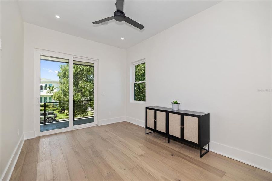 Spacious, unfurnished interior of a new home in , Tampa (Image 45).