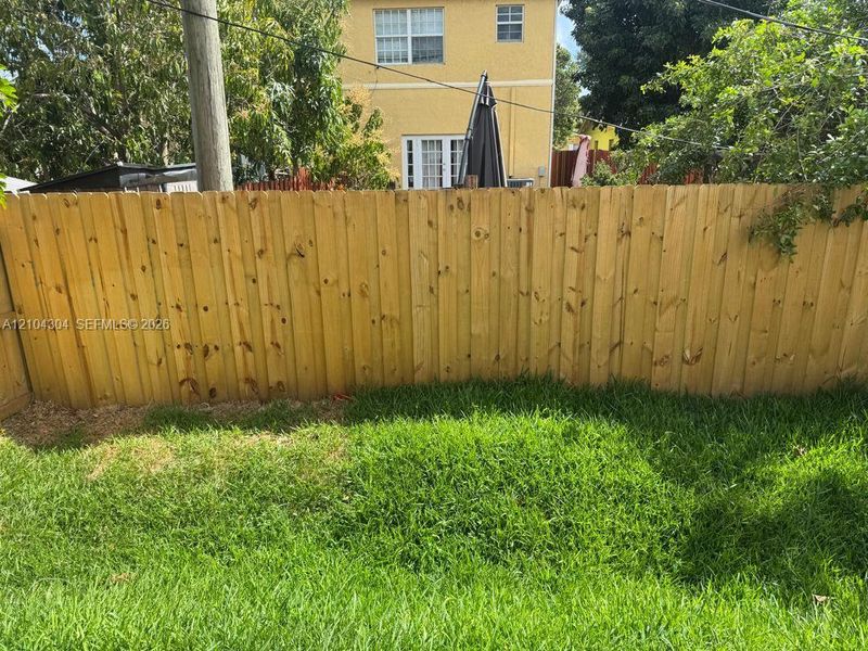 Exterior details and patio area of a home in , Fort Lauderdale (Image 25).