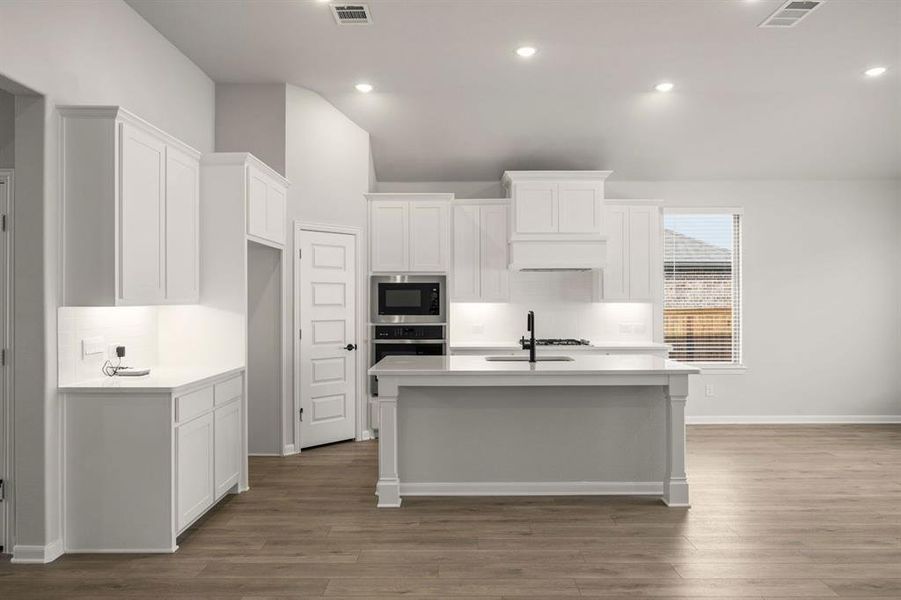 6-web-or-mls-1427-golden-mdw-dr