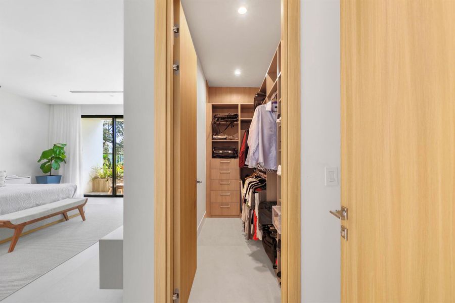 Furnished interior view inside a new home in , Fort Lauderdale (Image 73).