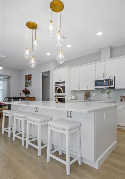 Furnished interior view inside a new home in , Tarpon Springs (Image 4).