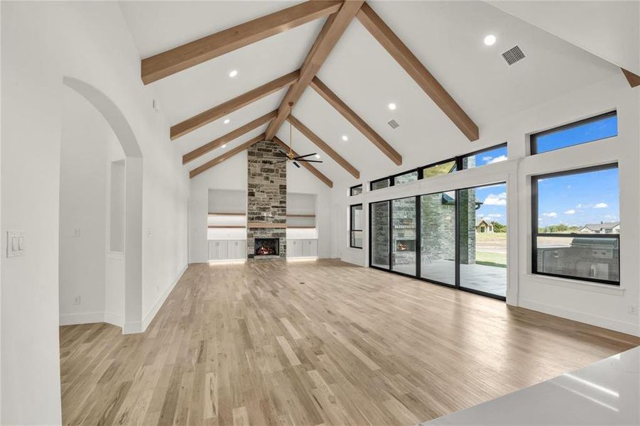 Spacious, unfurnished interior of a new home in , Aledo (Image 16).