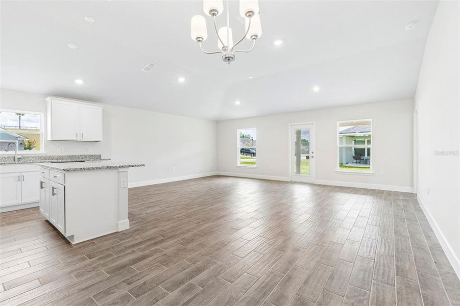 Spacious, unfurnished interior of a new home in Abbey Glen, Dade City (Image 50).