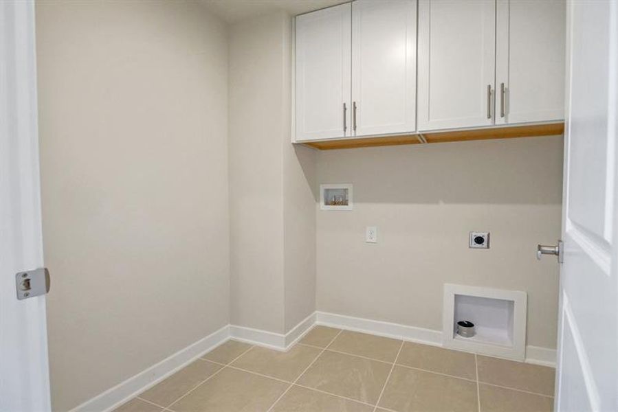 Spacious, unfurnished interior of a new home in Canterbrook Farms, Fountain Inn (Image 12).