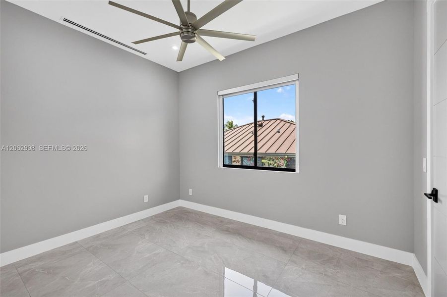 Spacious, unfurnished interior of a new home in , Fort Lauderdale (Image 99).