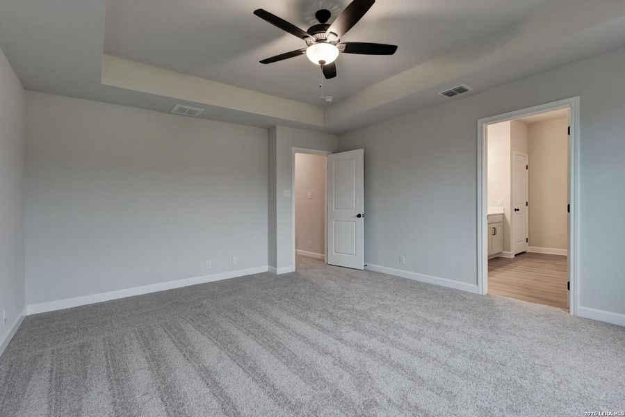 Spacious, unfurnished interior of a new home in Arcadia Ridge, San Antonio (Image 20). Spacious, unfurnished interior of a new home in Arcadia Ridge, San Antonio (Image 20).