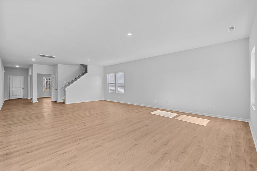 Spacious, unfurnished interior of a new home in Hanes Lake, Winston-Salem (Image 27).