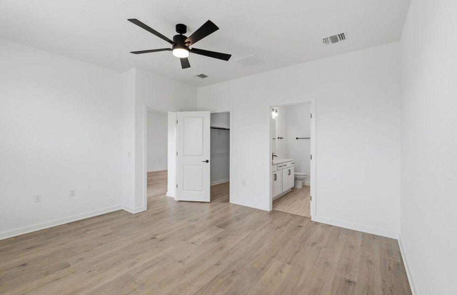 Spacious, unfurnished interior of a new home in Cameron Place, Austin (Image 17).
