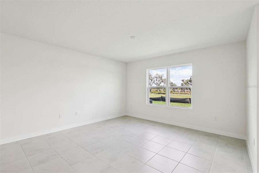 Spacious, unfurnished interior of a new home in Willowbrook North, Winter Haven (Image 27).