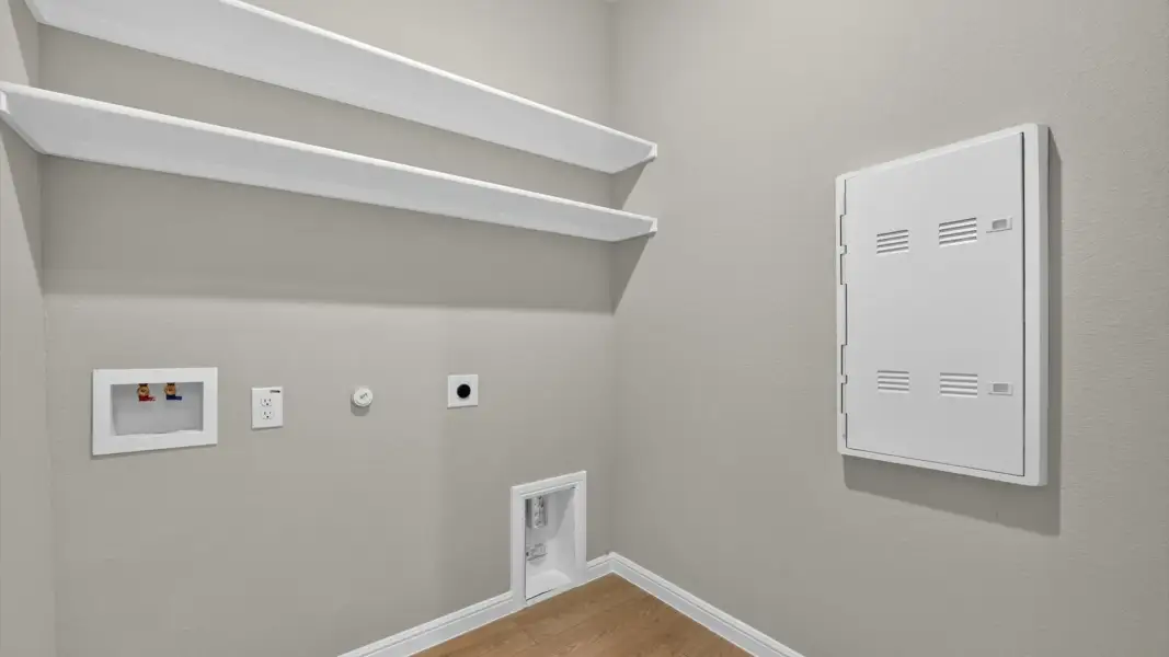 Spacious, unfurnished interior of a new home in Bluestem, Rhome (Image 20).