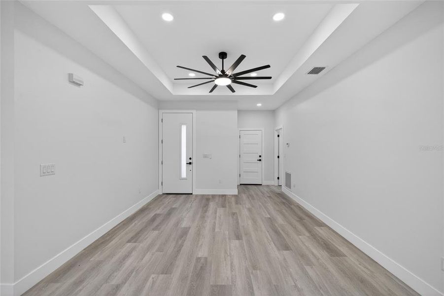 Spacious, unfurnished interior of a new home in , Spring Hill (Image 25).
