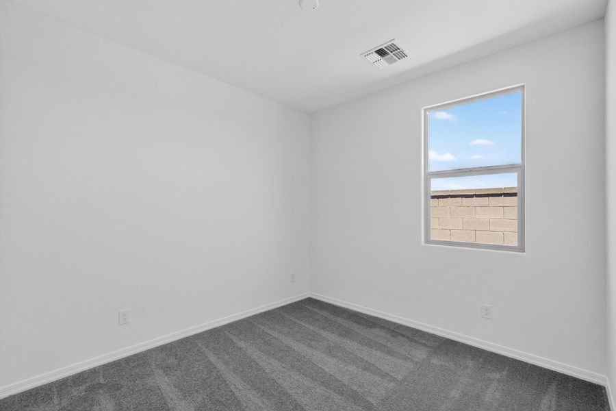 Spacious, unfurnished interior of a new home in Allen Ranches, Litchfield Park (Image 26).
