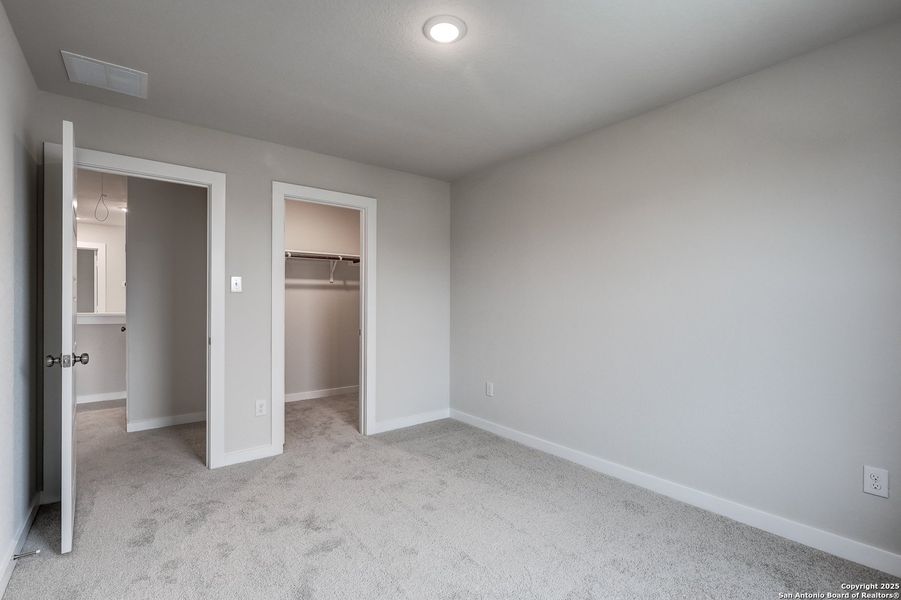 Spacious, unfurnished interior of a new home in Park Place, New Braunfels (Image 24). Spacious, unfurnished interior of a new home in Park Place, New Braunfels (Image 24).