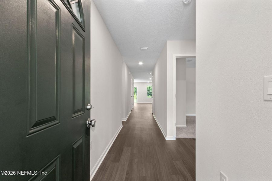 Spacious, unfurnished interior of a new home in , Jacksonville (Image 18).