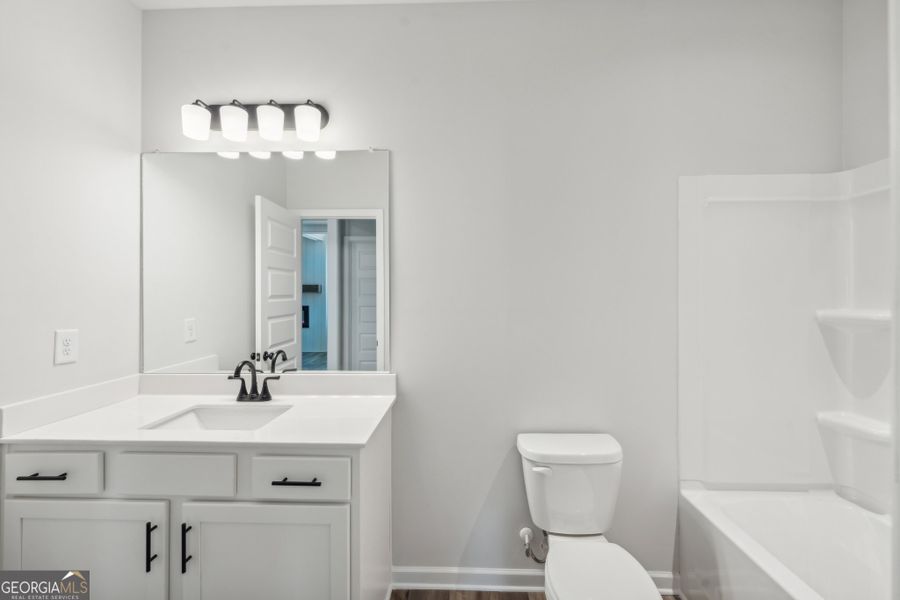 Furnished interior view inside a new home in Ponderosa Farms Manor, Gainesville (Image 13). Furnished interior view inside a new home in Ponderosa Farms Manor, Gainesville (Image 13).