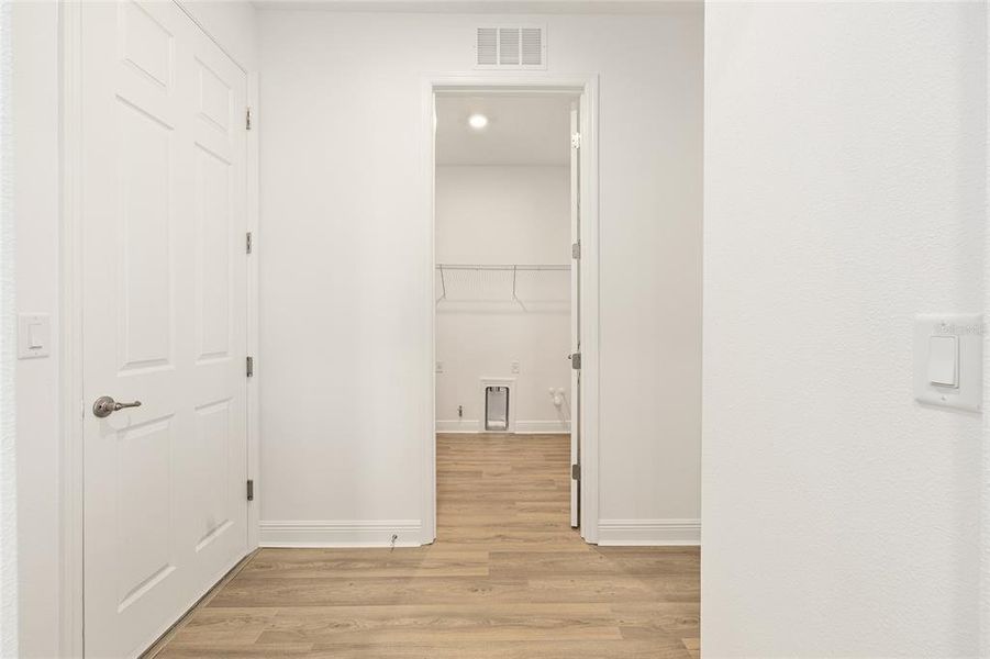 Spacious, unfurnished interior of a new home in , Ocala (Image 14).