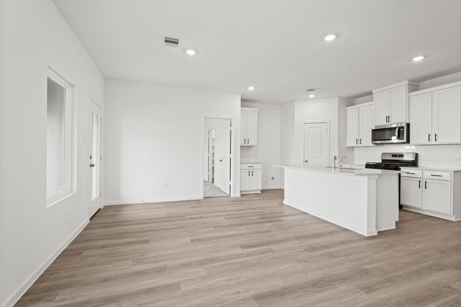 Spacious, unfurnished interior of a new home in Maple Woods, Hockley (Image 14). Spacious, unfurnished interior of a new home in Maple Woods, Hockley (Image 14).